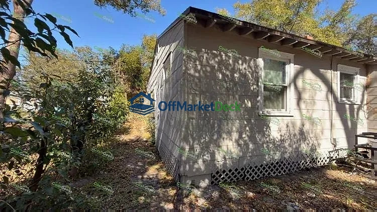 Off-market house in Jacksonville, Florida — 3 beds, 1 bath, $89,000 — photo 8 of 8