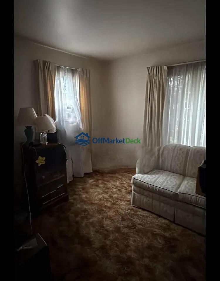 Off-market house in Cleveland, Ohio — 4 beds, 1 bath, $110,000 — photo 4 of 5