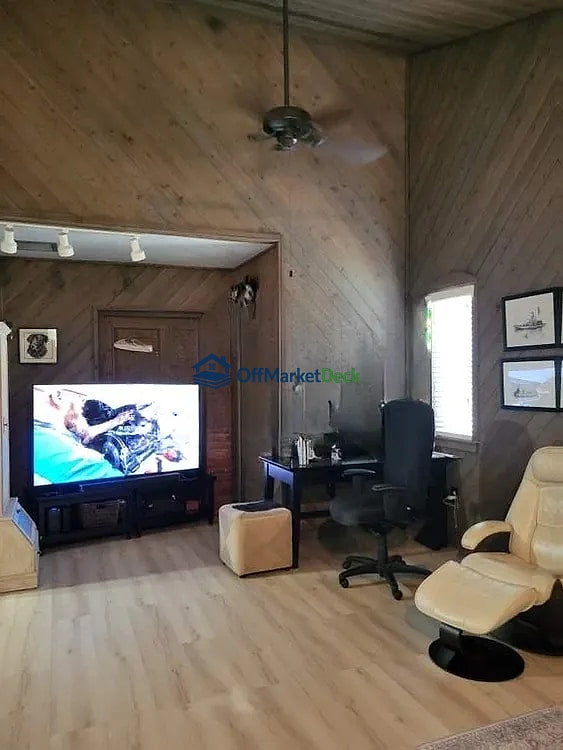 Off-market house in Tampa, Florida — 3 beds, 2 baths, $625,000 — photo 7 of 8