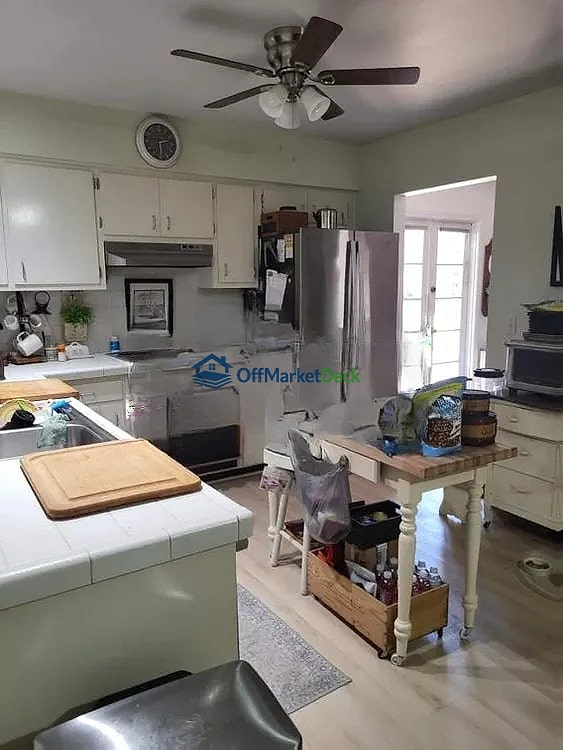 Off-market house in Tampa, Florida — 3 beds, 2 baths, $625,000 — photo 5 of 8