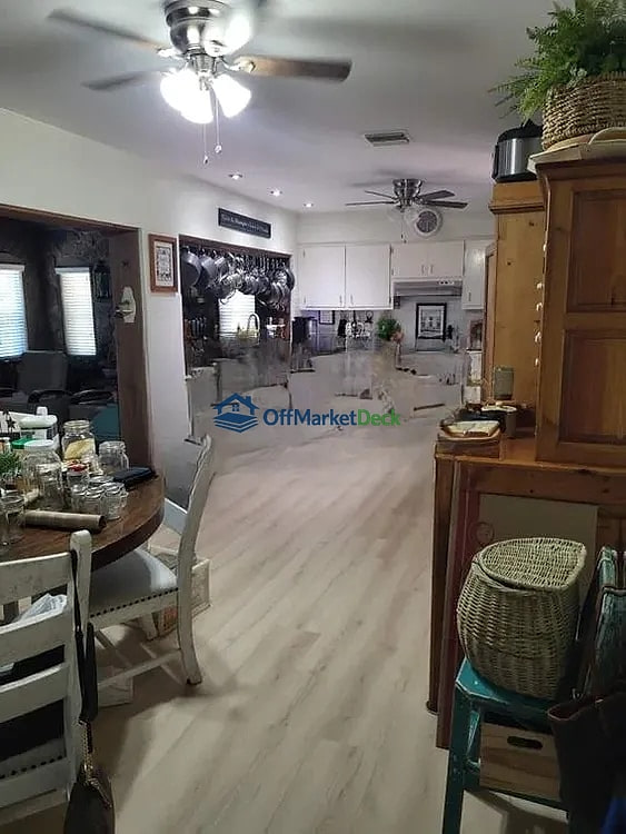 Off-market house in Tampa, Florida — 3 beds, 2 baths, $625,000 — photo 4 of 8