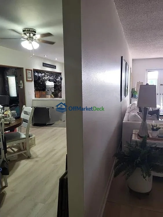 Off-market house in Tampa, Florida — 3 beds, 2 baths, $625,000 — photo 3 of 8