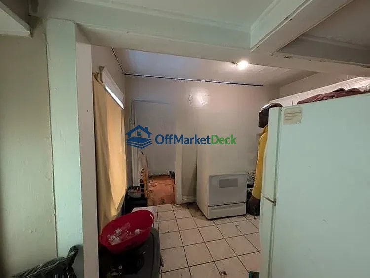 Off-market house in Kansas City, Missouri — 2 beds, 1 bath, $65,000 — photo 8 of 8