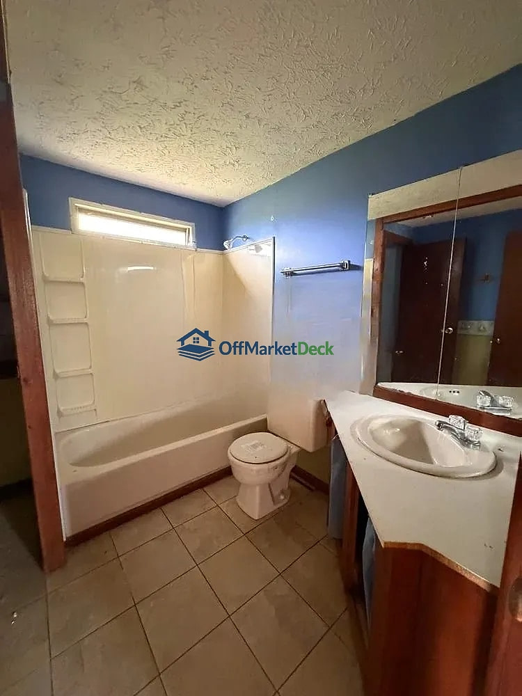 Off-market house in Lancaster, Kentucky — 3 beds, 2 baths, $55,000 — photo 7 of 8