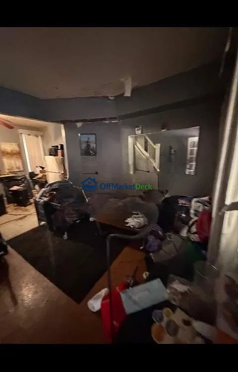 Off-market house in Philadelphia, Pennsylvania — 3 beds, 1 bath, $50,000 — photo 2 of 8