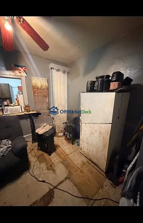 Off-market house in Philadelphia, Pennsylvania — 3 beds, 1 bath, $50,000 — photo 8 of 8