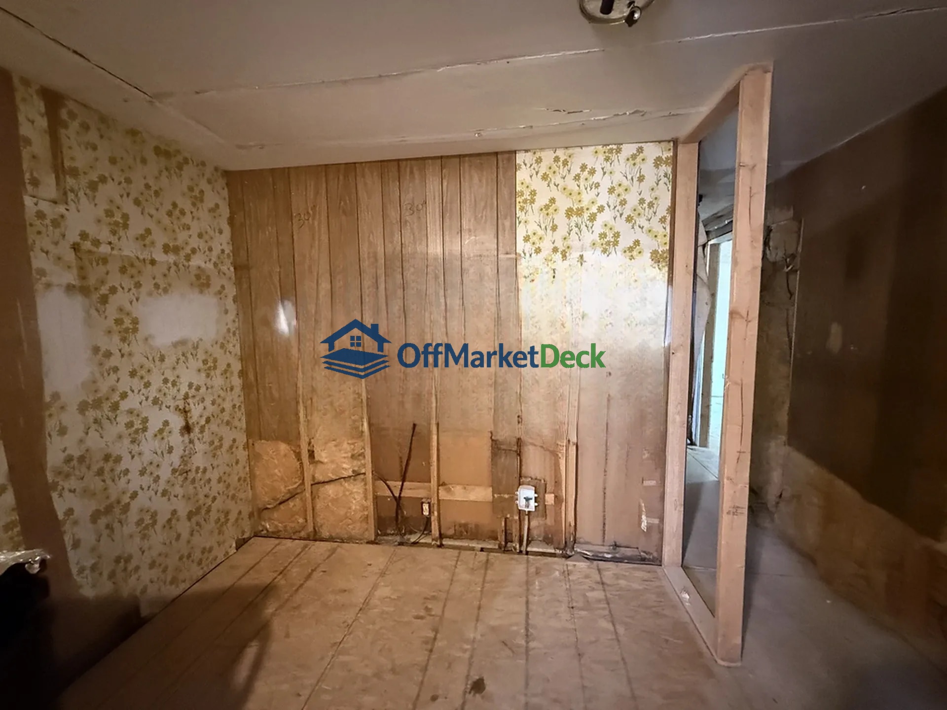 Off-market house in Sun City, Arizona — 3 beds, 2 baths, $151,990 — photo 5 of 8