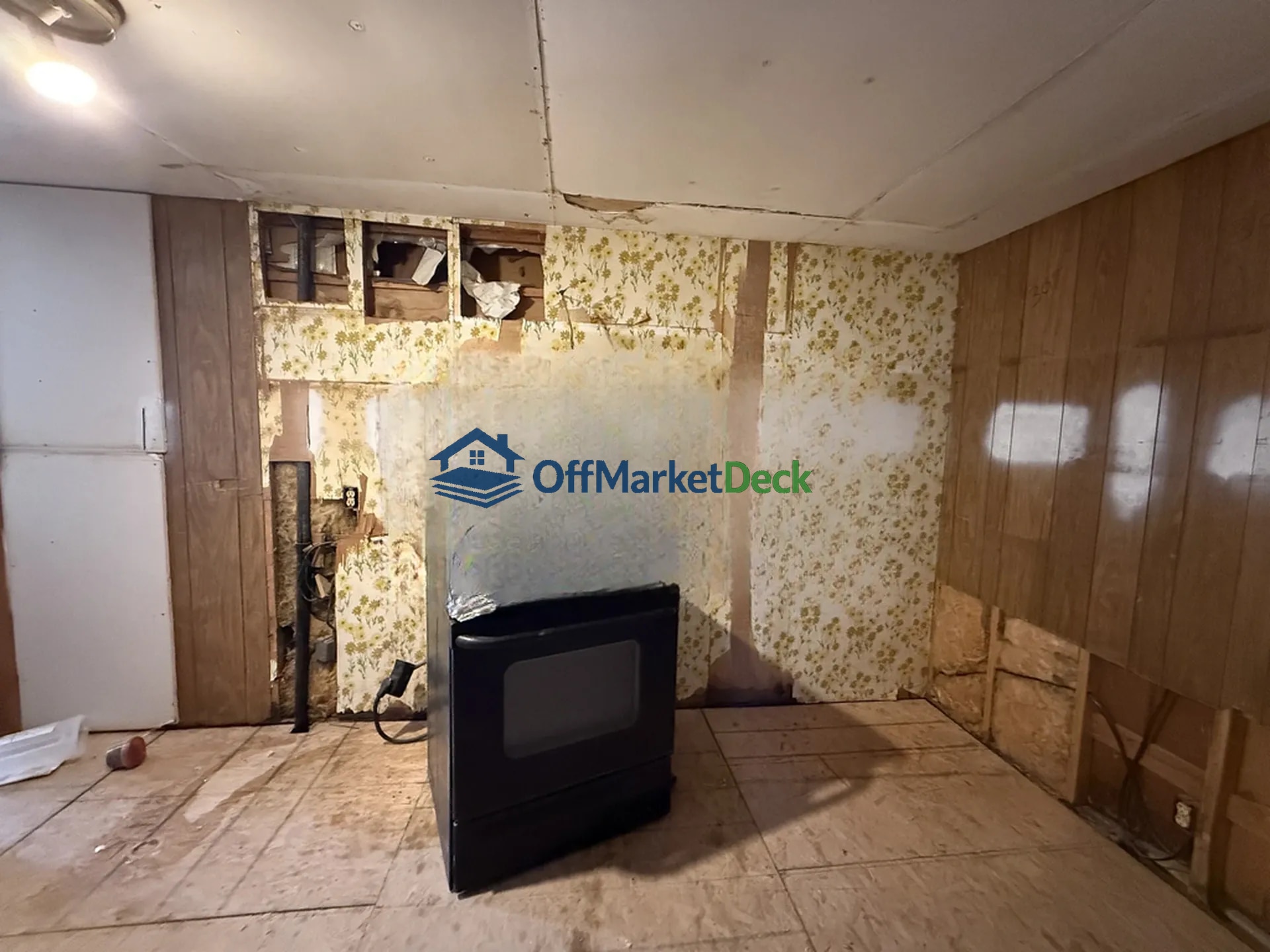 Off-market house in Sun City, Arizona — 3 beds, 2 baths, $151,990 — photo 4 of 8