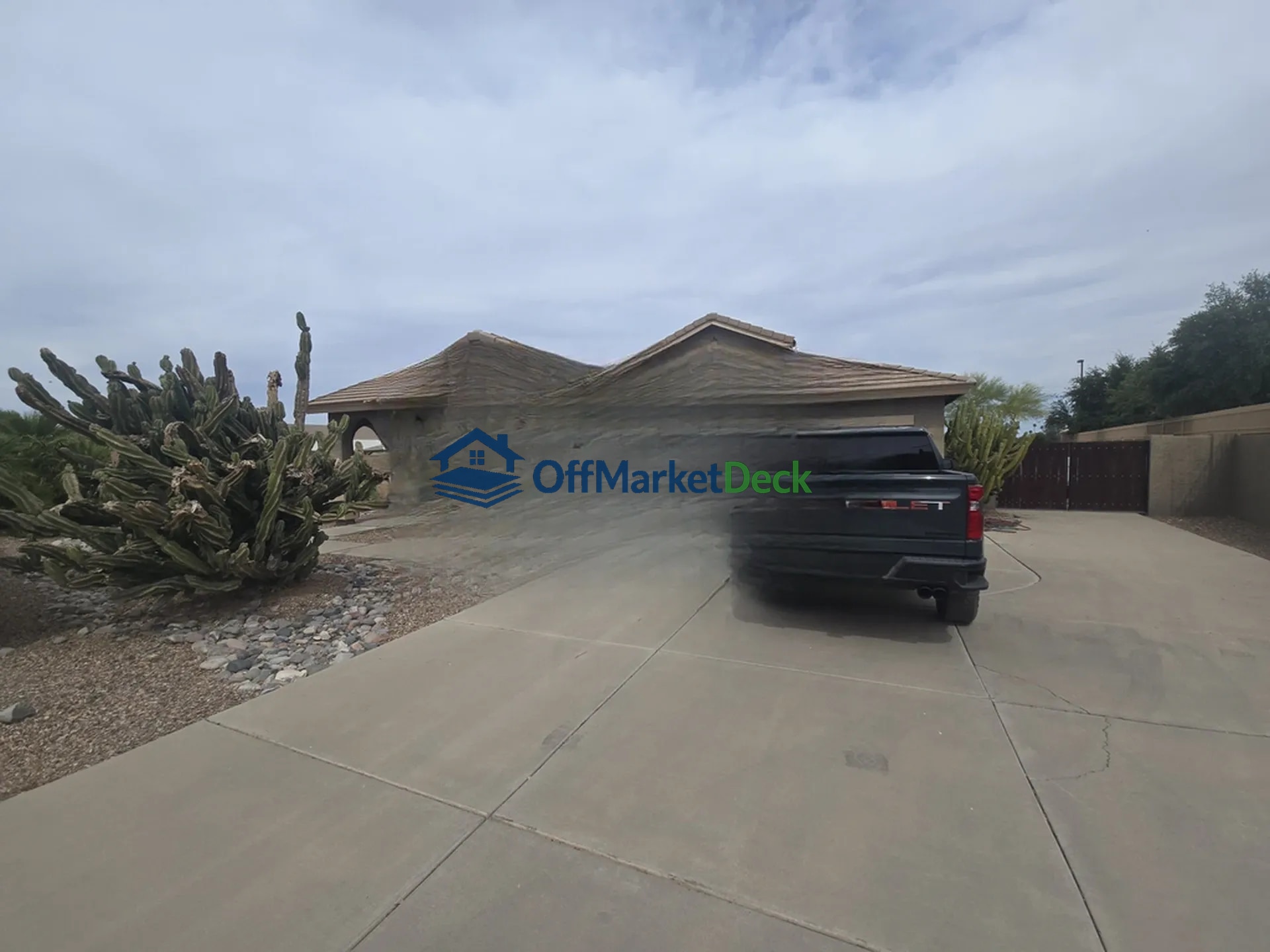 Off-market house in Gilbert, Arizona — 3 beds, 2 baths, $624,990 — photo 2 of 8