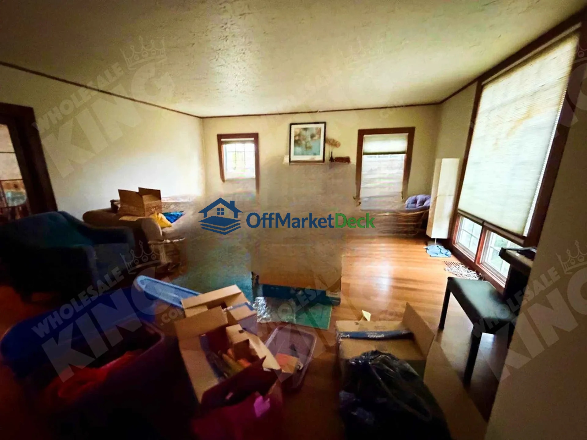 Off-market house in Portland, Oregon — 3 beds, 3 baths, $60,000 — photo 2 of 8