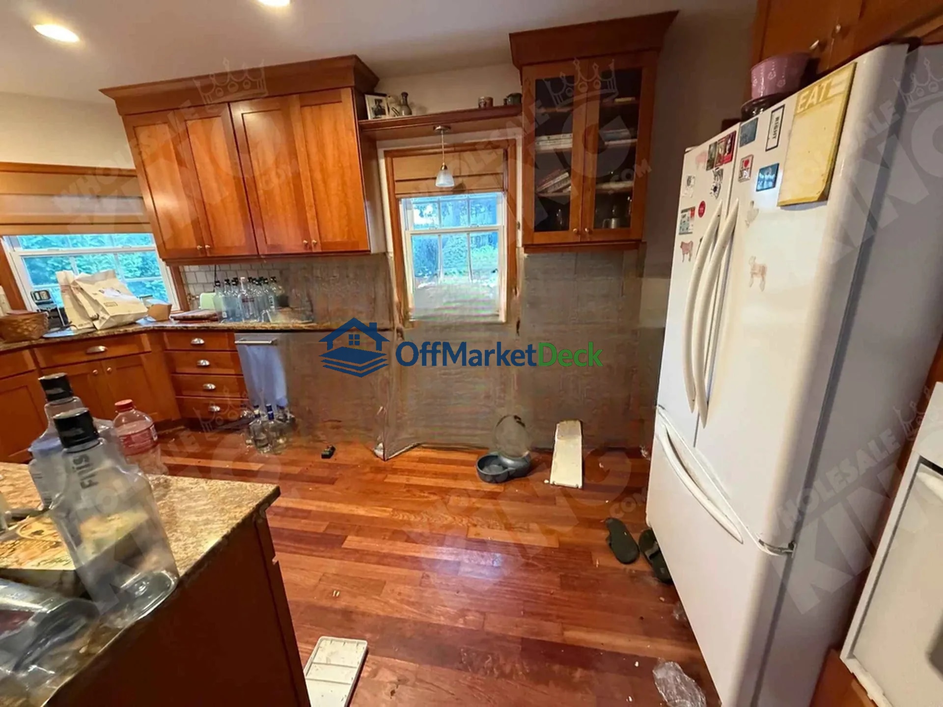 Off-market house in Portland, Oregon — 3 beds, 3 baths, $60,000 — photo 7 of 8