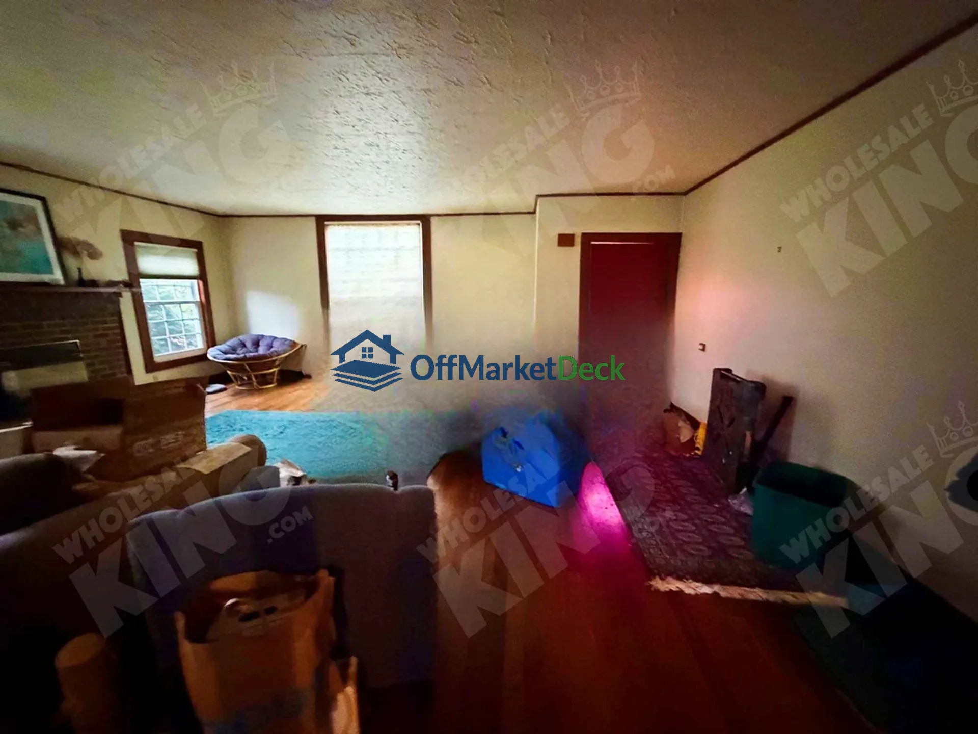 Off-market house in Portland, Oregon — 3 beds, 3 baths, $60,000 — photo 3 of 8