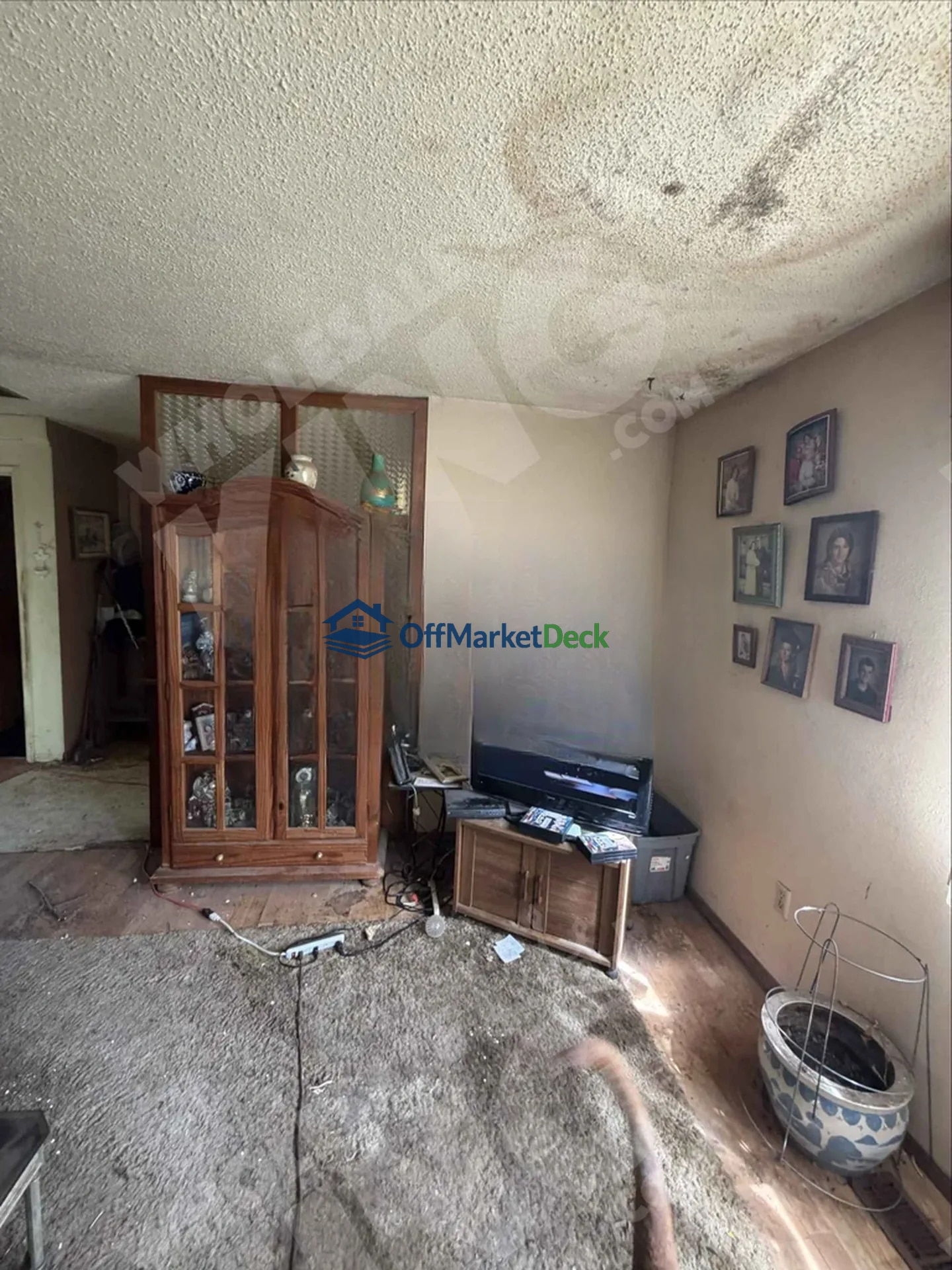 Off-market house in Klamath Falls, Oregon — 3 beds, 2 baths, $165,000 — photo 7 of 8