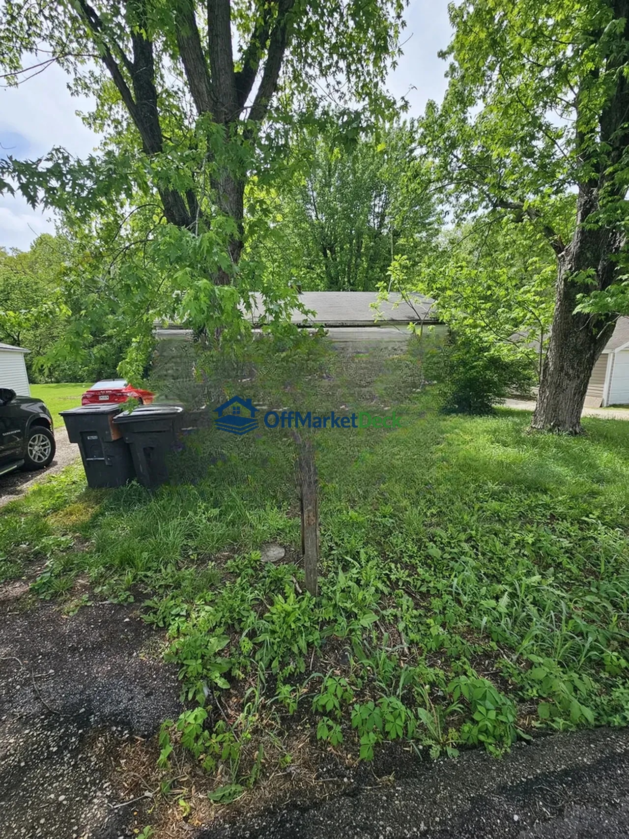 Off-market house in De Soto, Missouri — 2 beds, 1 bath, $91,900 — photo 2 of 8