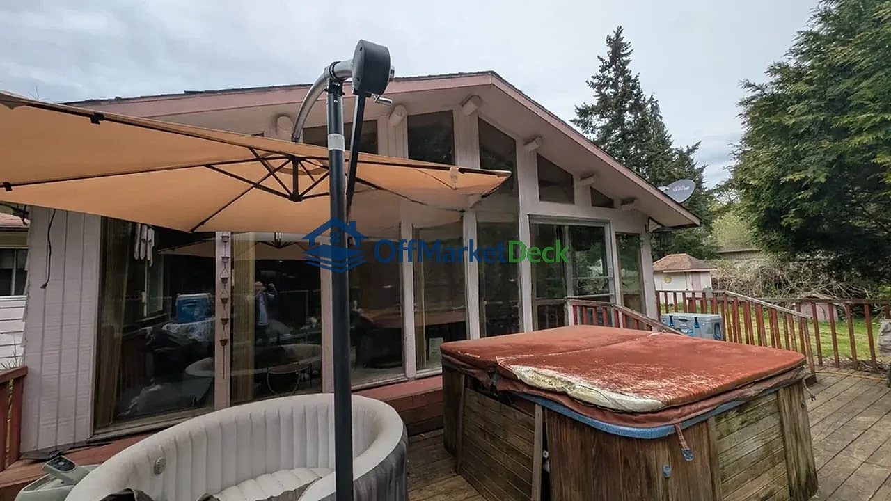Off-market house in Graham, Washington — 3 beds, 2 baths, $514,900 — photo 4 of 8
