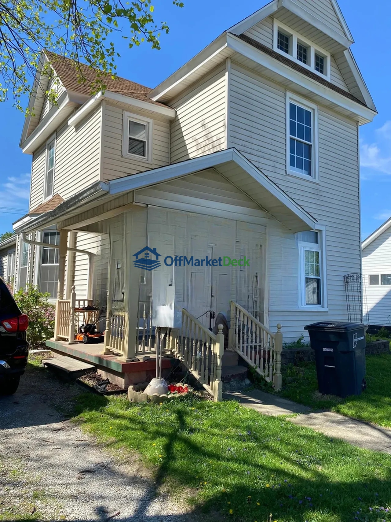 Off-market house in Elwood, Indiana — 4 beds, 1 bath, $94,900 — photo 5 of 8