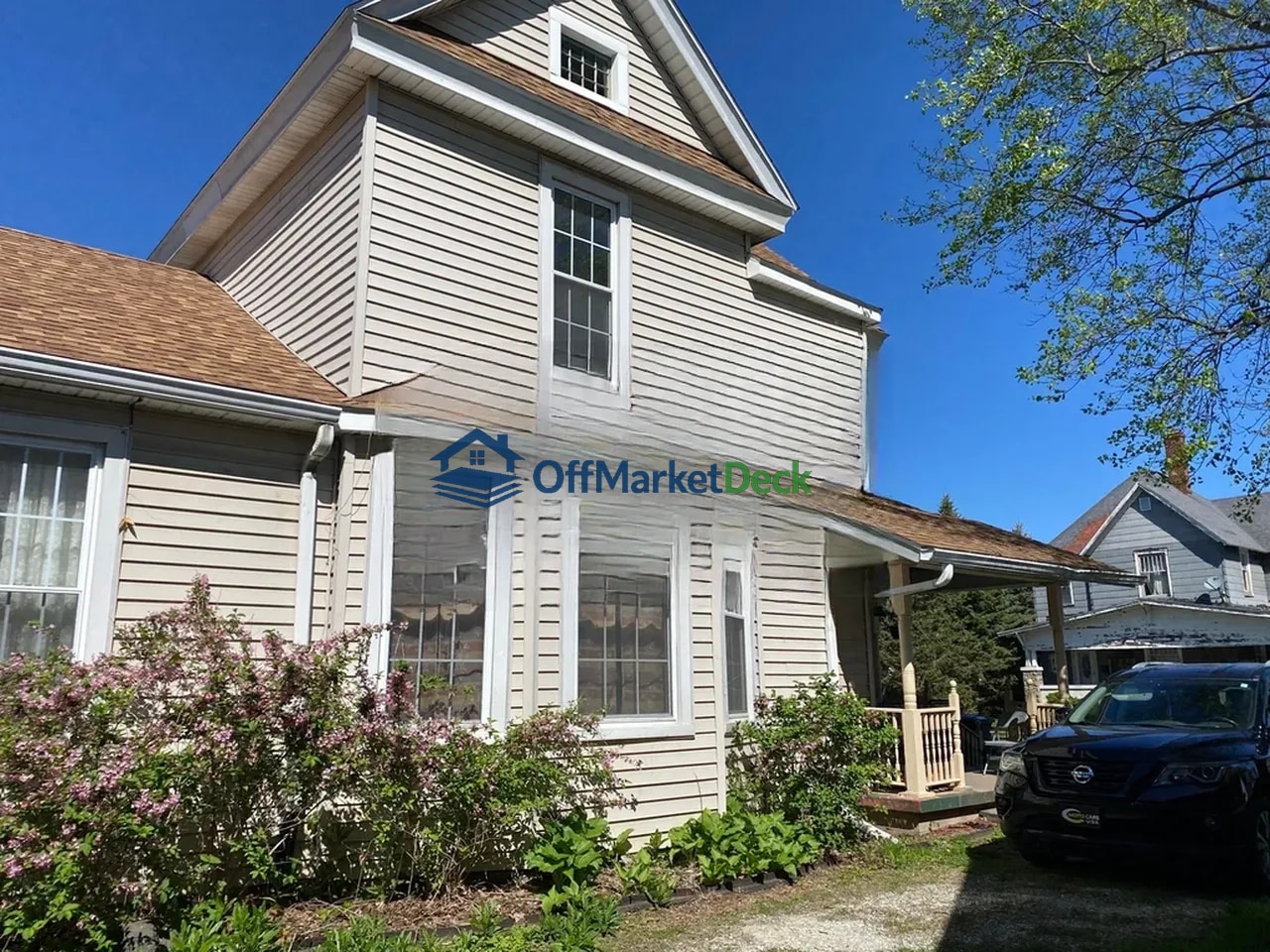 Off-market house in Elwood, Indiana — 4 beds, 1 bath, $94,900 — photo 2 of 8