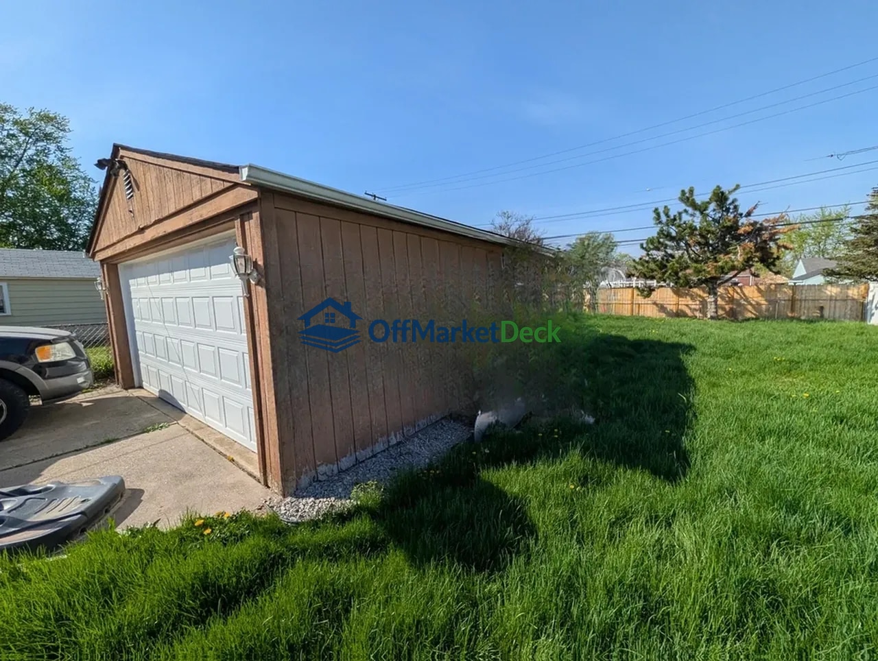 Off-market house in Lincoln Park, Michigan — 3 beds, 2 baths, $85,900 — photo 3 of 8