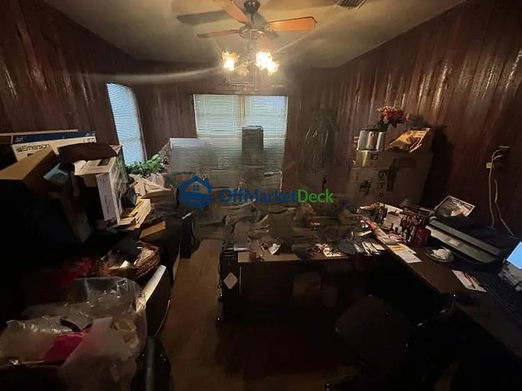 Off-market house in Lancaster, Texas — 3 beds, 1 bath, $155,000 — photo 8 of 8