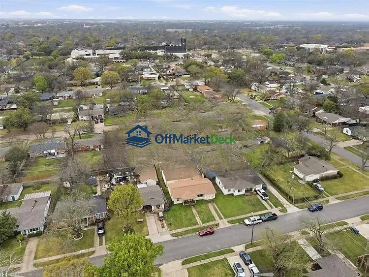Off-market house in Dallas, Texas — 3 beds, 1.5 baths, $180,000