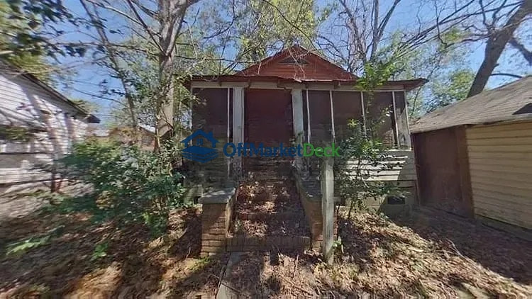 Off-market house in Orangeburg, South Carolina — 2 beds, 1 bath, $21,000 - Blurred background Image