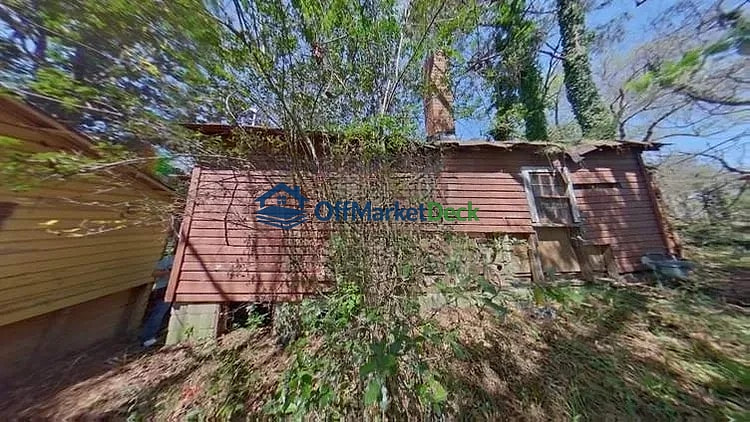 Off-market house in Orangeburg, South Carolina — 2 beds, 1 bath, $21,000 — photo 4 of 8