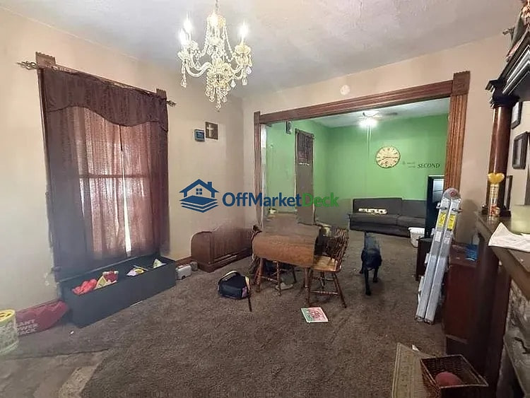 Off-market house in Shelbyville, Indiana — 4 beds, 2 baths, $129,000 — photo 3 of 8