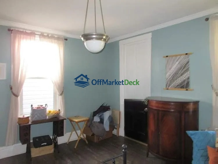 Off-market house in St. Louis, Missouri — 2 beds, 1 bath, $163,000 — photo 7 of 8