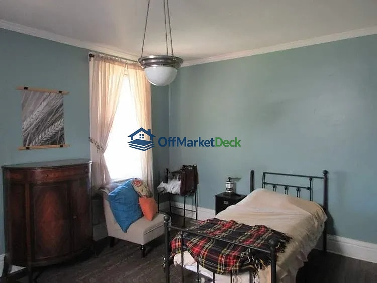 Off-market house in St. Louis, Missouri — 2 beds, 1 bath, $163,000 — photo 8 of 8