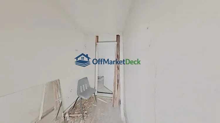 Off-market house in Peoria, Illinois — 3 beds, 1 bath, $20,150 — photo 5 of 8