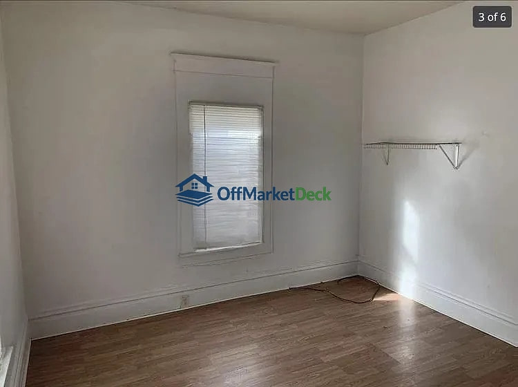 Off-market house in Peoria, Illinois — 3 beds, 1 bath, $20,150 — photo 8 of 8