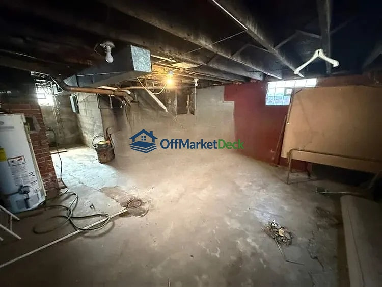 Off-market house in Indianapolis, Indiana — 2 beds, 1.5 baths, $95,000 — photo 7 of 8