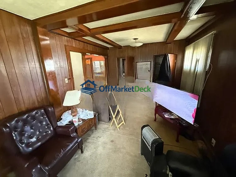 Off-market house in Indianapolis, Indiana — 2 beds, 1.5 baths, $95,000