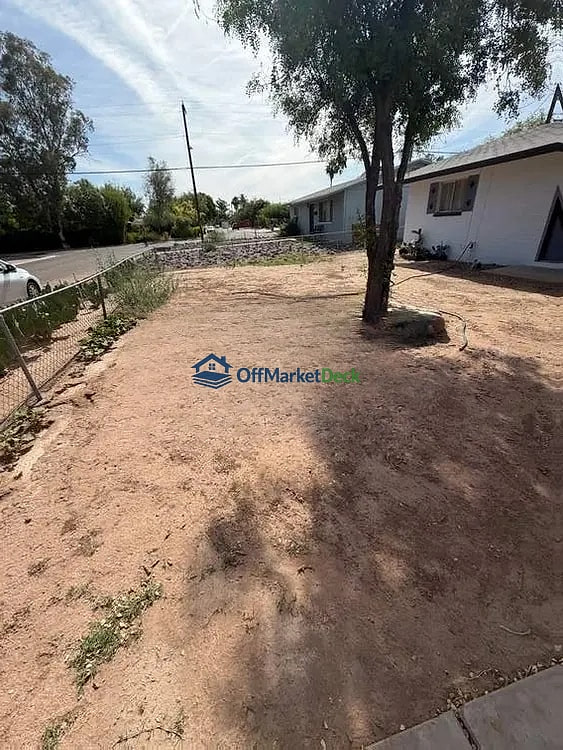 Off-market house in Tempe, Arizona — 3 beds, 2 baths, $365,000 — photo 4 of 8
