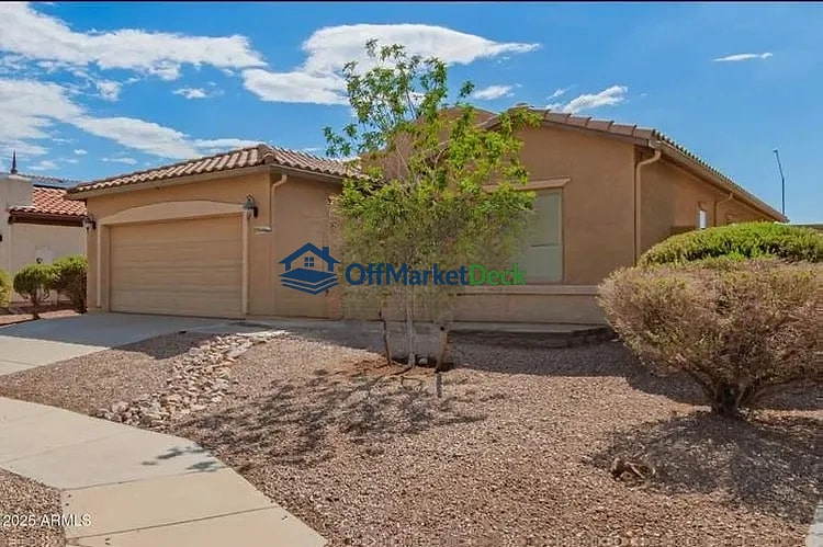 Off-market house in Surprise, Arizona — 3 beds, 2.5 baths, $290,000 — photo 6 of 8