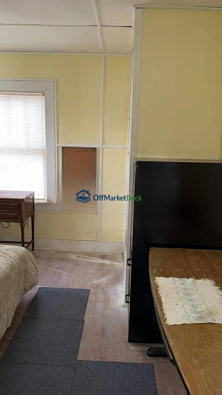 Off-market house in St. Louis, Missouri — 2 beds, 1 bath, $59,900 — photo 8 of 8