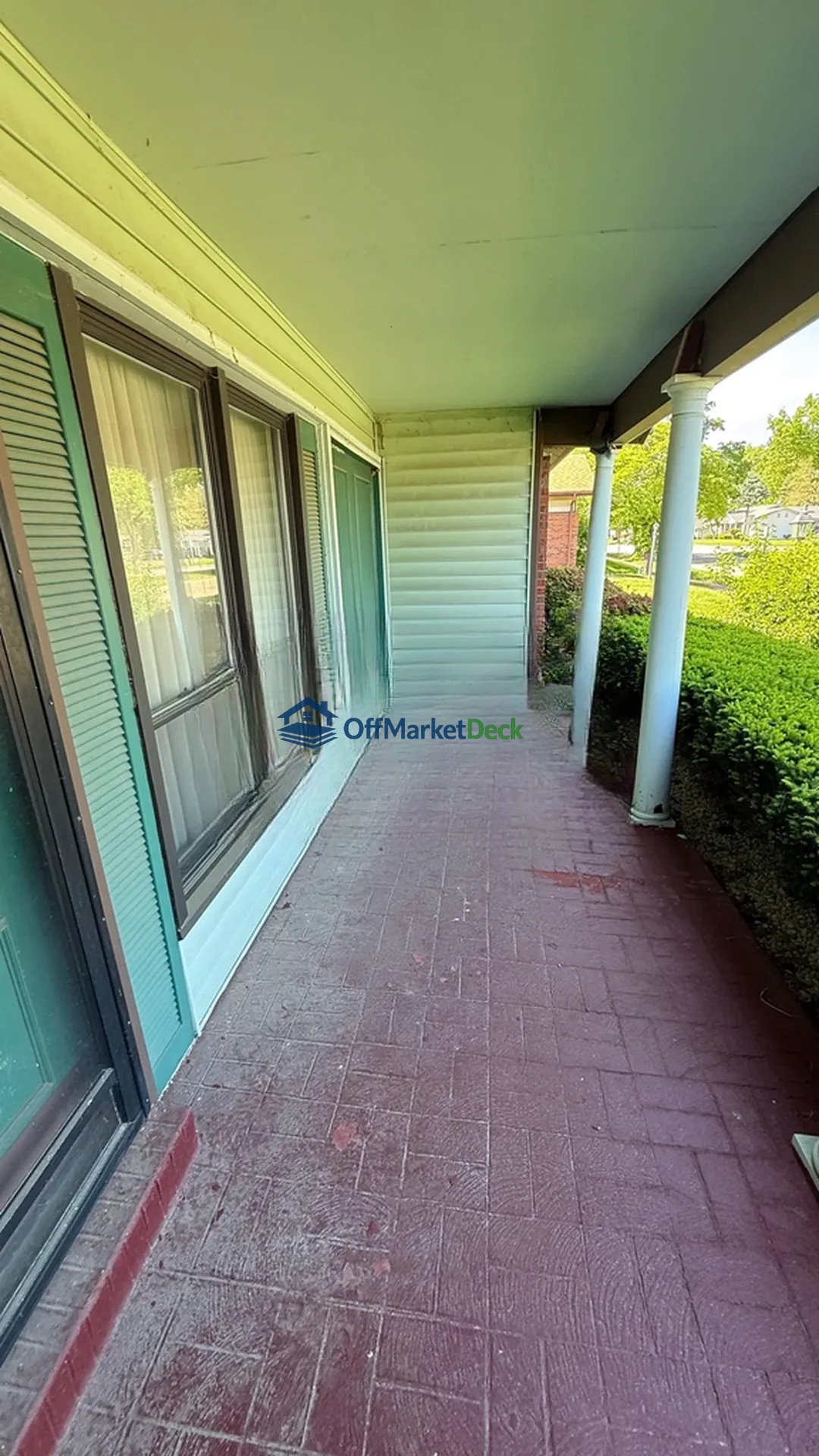 Off-market house in Florissant, Missouri — 4 beds, 3 baths, $174,900 — photo 7 of 8
