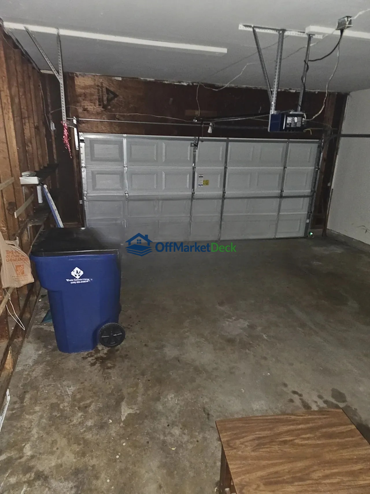 Off-market house in Florissant, Missouri — 2 beds, 3 baths, $150,900 — photo 6 of 8