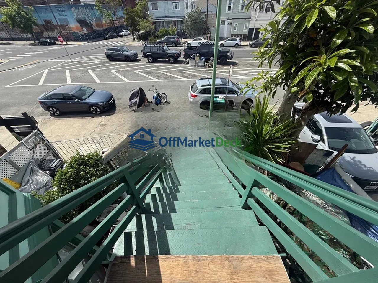 Off-market multi family in Oakland, California — 6 beds, 3 baths, $289,900 — photo 6 of 8