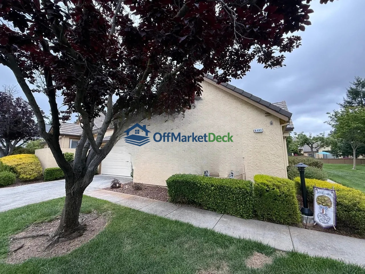 Off-market townhome in San Jose, California — 2 beds, 2 baths, $724,900 — photo 2 of 8