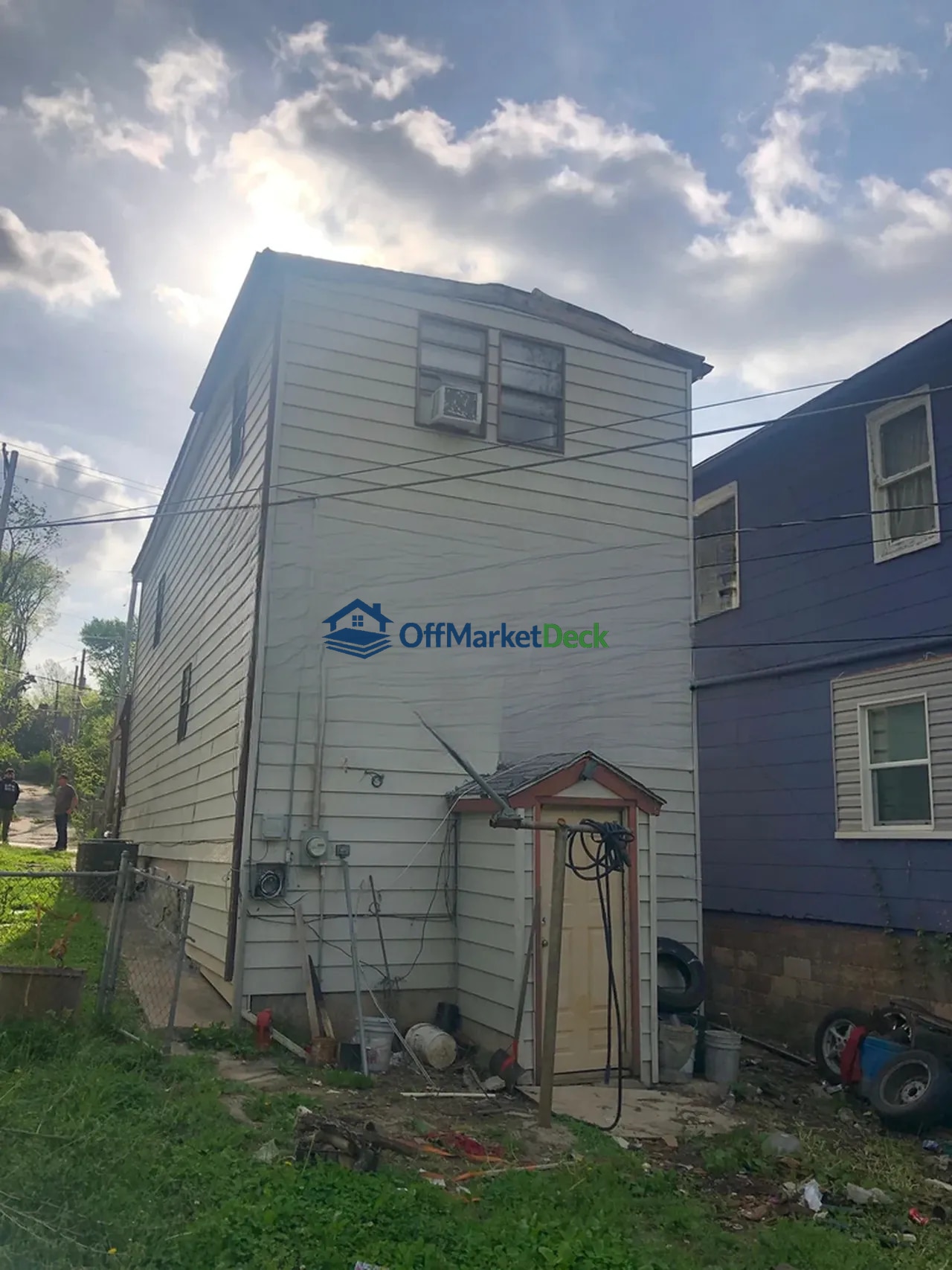 Off-market house in Kansas City, Kansas — 3 beds, 1 bath, $77,900 — photo 2 of 8