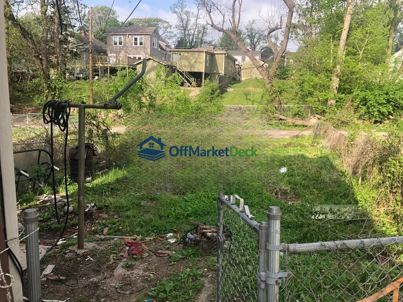 Off-market house in Kansas City, Kansas — 3 beds, 1 bath, $77,900 — photo 6 of 8