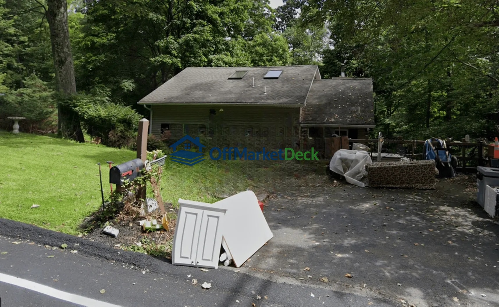Off-market house in Sparta, New Jersey — 2 beds, 2 baths, $360,000 - Blurred background Image