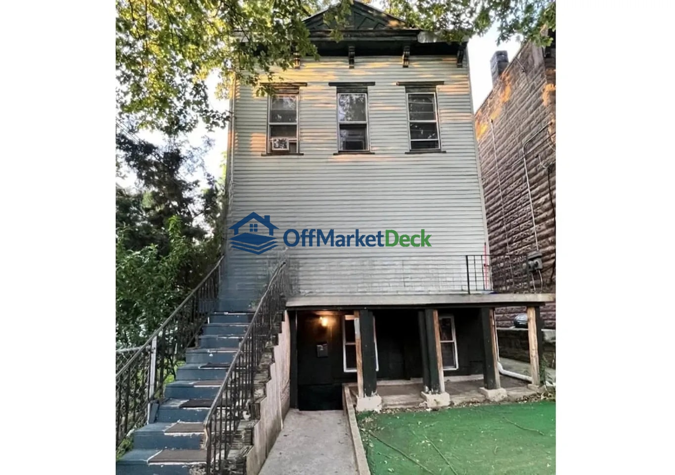 Off-market multi family in Jersey City, New Jersey — 6 beds, 2 baths, $425,000