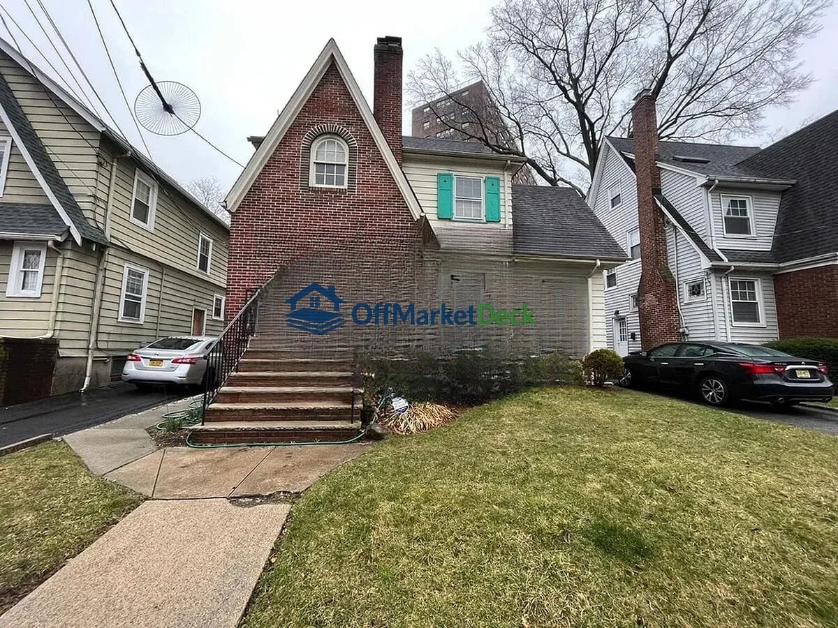 Off-market house in South Orange Village, New Jersey — 3 beds, 1.5 baths, $460,000