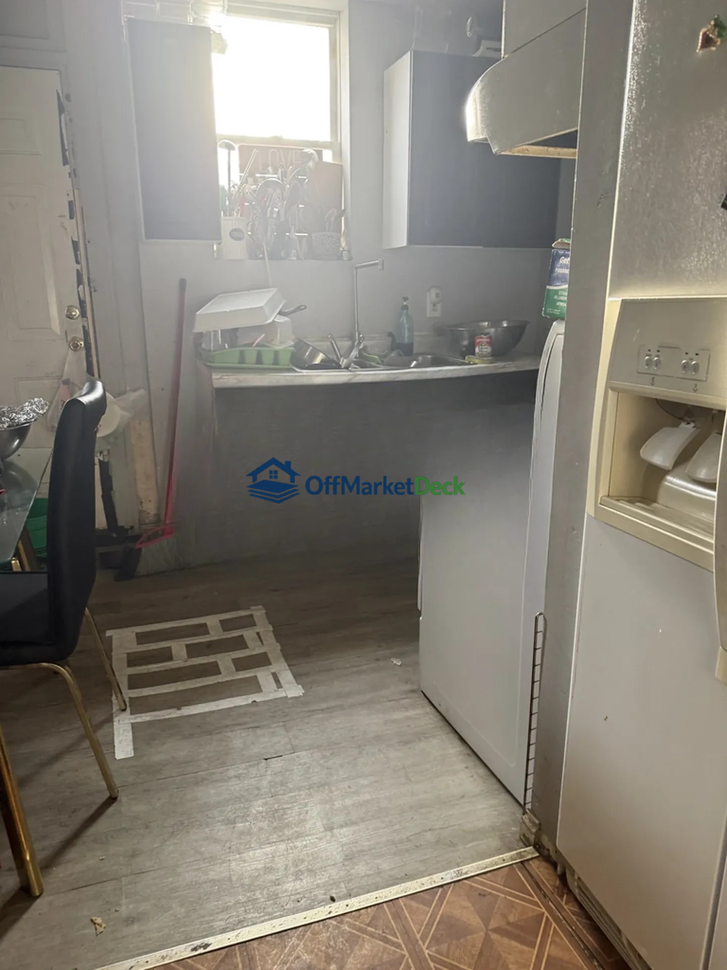 Off-market house in Cicero, Illinois — 3 beds, 1 bath, $185,000 — photo 3 of 8