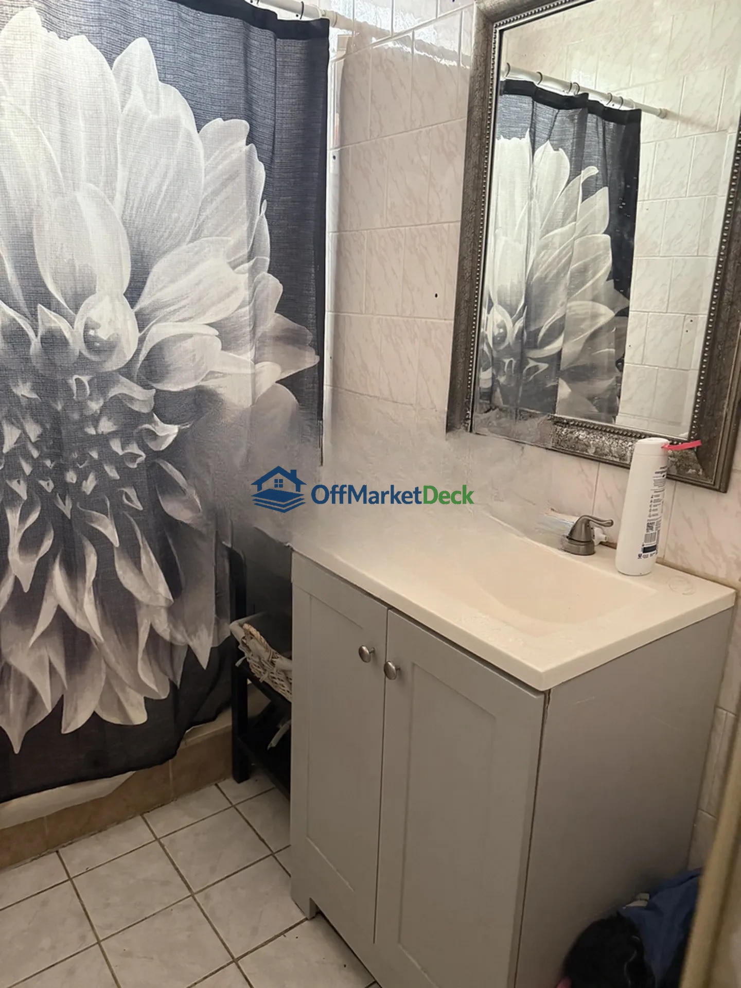 Off-market house in Cicero, Illinois — 3 beds, 1 bath, $185,000 — photo 6 of 8