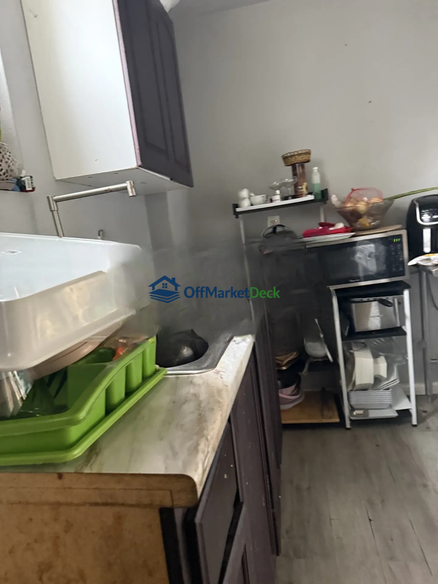 Off-market house in Cicero, Illinois — 3 beds, 1 bath, $185,000 — photo 4 of 8