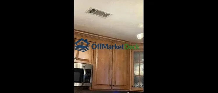 Off-market house in Richardson, Texas — 4 beds, 2.5 baths, $380,000 — photo 3 of 8