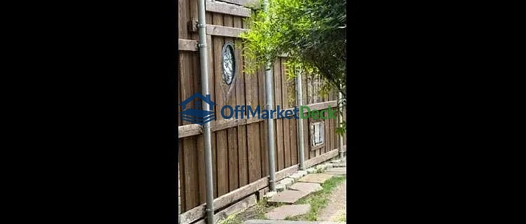 Off-market house in Richardson, Texas — 4 beds, 2.5 baths, $380,000 — photo 2 of 8